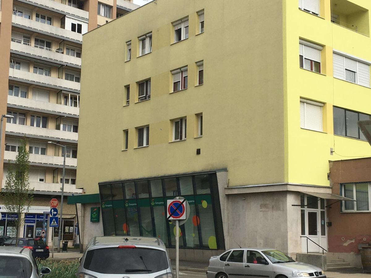 Central Zalaegerszeg Esterno foto